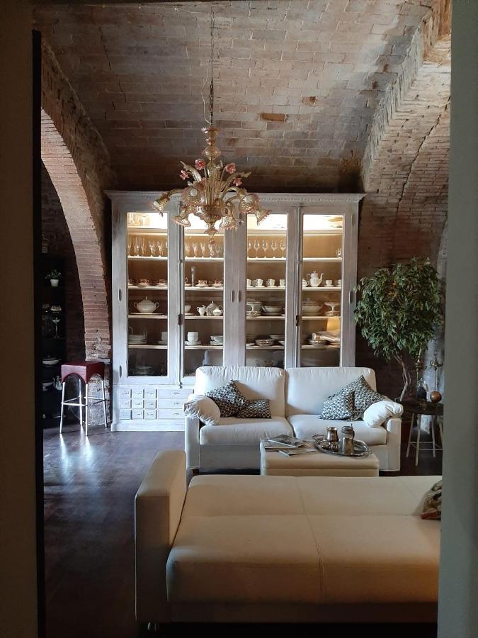 Borgo Di Beppe E Gloria Suite ซาน จิโอวานนิ วาลดาร์โน ภายนอก รูปภาพ