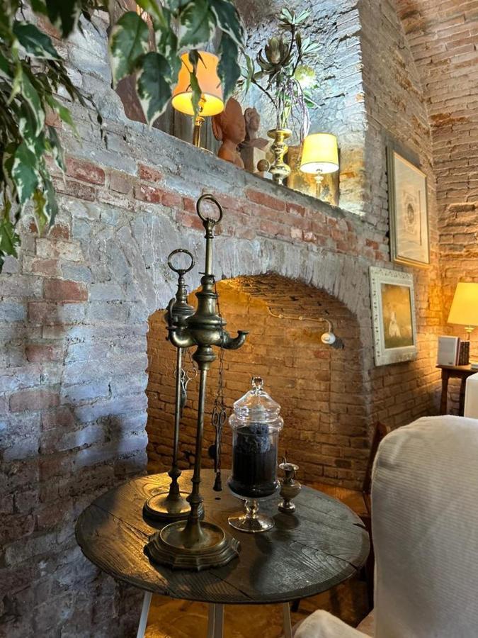 Borgo Di Beppe E Gloria Suite ซาน จิโอวานนิ วาลดาร์โน ภายนอก รูปภาพ