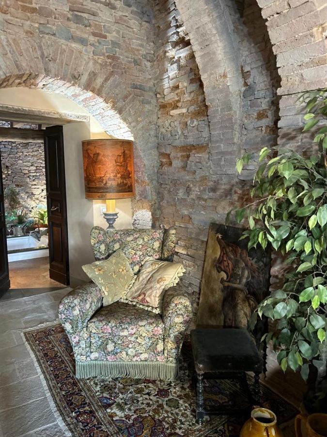 Borgo Di Beppe E Gloria Suite ซาน จิโอวานนิ วาลดาร์โน ภายนอก รูปภาพ