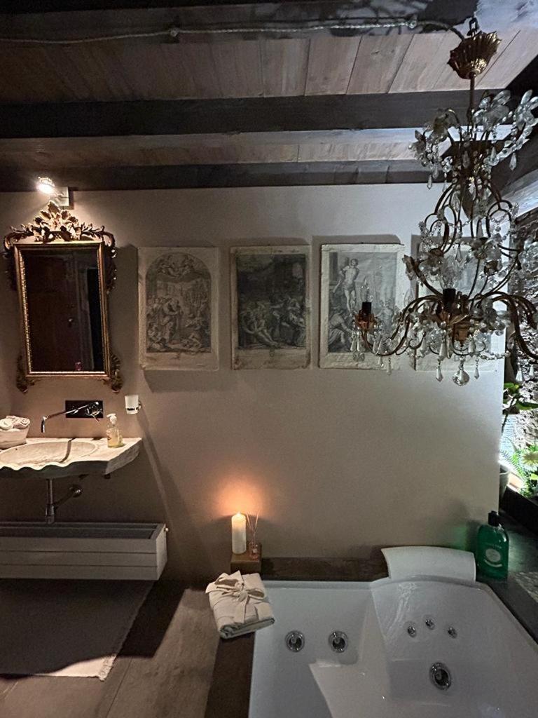 Borgo Di Beppe E Gloria Suite ซาน จิโอวานนิ วาลดาร์โน ภายนอก รูปภาพ