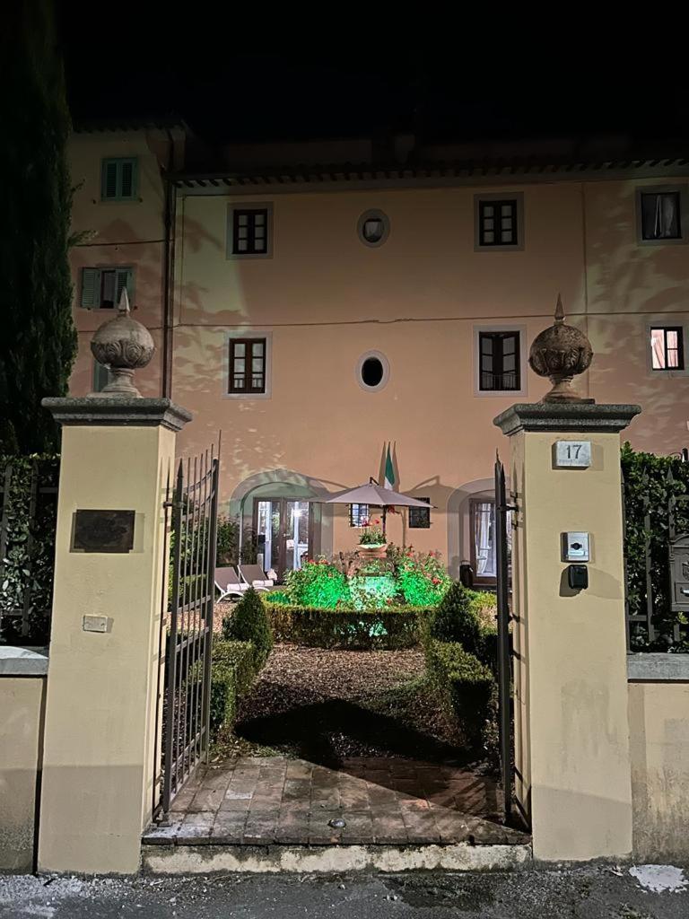 Borgo Di Beppe E Gloria Suite ซาน จิโอวานนิ วาลดาร์โน ภายนอก รูปภาพ