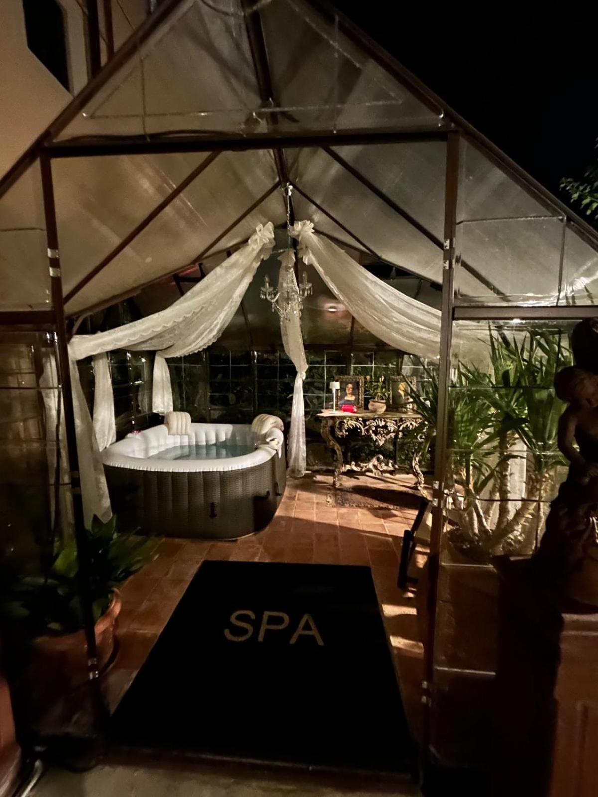 Borgo Di Beppe E Gloria Suite ซาน จิโอวานนิ วาลดาร์โน ภายนอก รูปภาพ